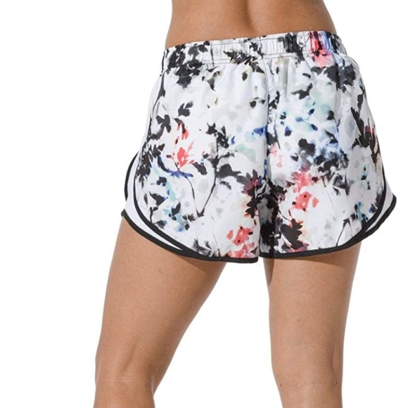 Nike floral Dri-fit shorts - Picture 2 of 14